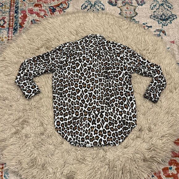 The Great. Collared button down cheetah print top size 1 (small) - Picture 6 of 6